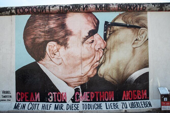 Private Cold War Berlin: Espionage, Berlin Wall, a Divided City - Bernauer Straße: Wall escape stories at the Berlin Wall Memorial