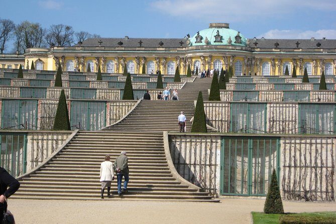 Private Day Tour of Wannsee and Potsdam from Berlin - Alexandrowka: a small detour with a surprising story
