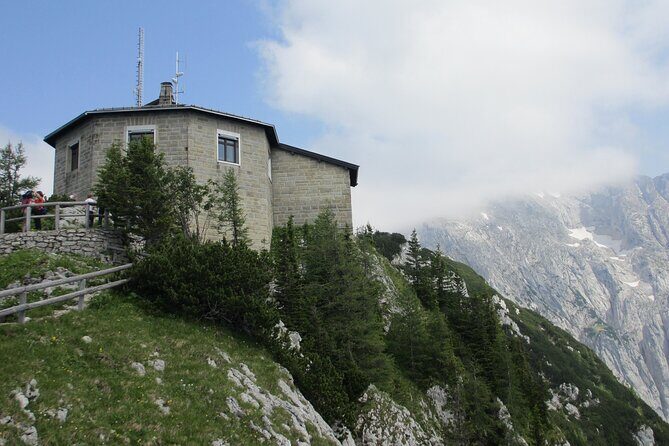 Private day trip from Munich to Eagle's Nest, Salzburg and back - Private transfer, English-speaking driver, and what that means for your day