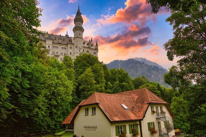 Private Day Trip from Munich to Neuschwanstein and Linderhof - The driver, vehicle, and how your 9–10 hours usually feel