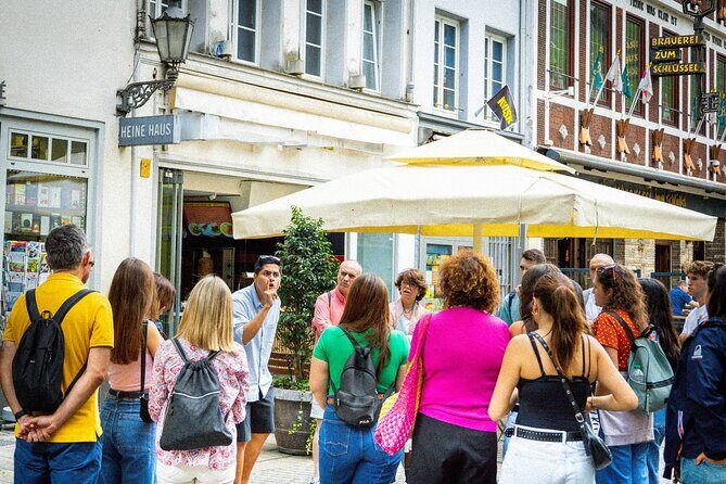 Private Düsseldorf Walking Tour – History, Culture & Hidden Gems - Old Castle and the Stadterhebungsmonument: founding stories you can walk to