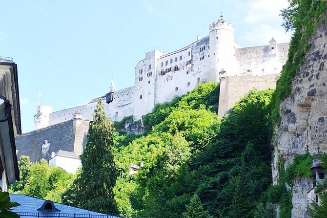 Private Eagles Nest & Salzburg Mini Van Tour incl. S.O.M sights - Salzburg Old Town walking tour: Mozart, markets, and Sound of Music spots