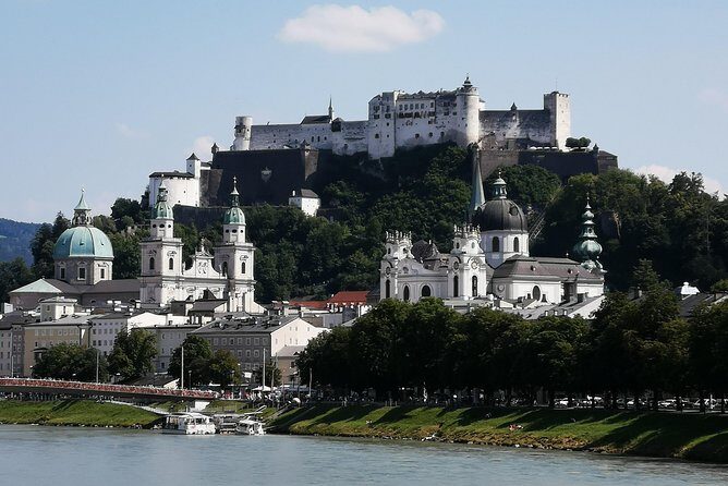 Private Eagles Nest & Salzburg Mini Van Tour incl. S.O.M sights - Morning pickup and Ramsau bei Berchtesgaden photo time