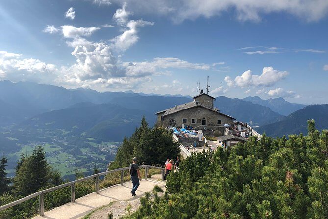Private Eagle's Nest Tour from Munich ending in Salzburg - Berchtesgaden Town Center: Lunch, Old Streets, and Quick Photo Stops
