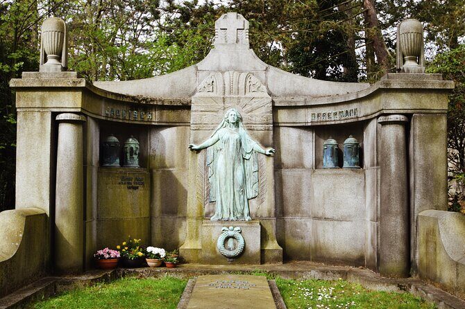 Private guided tour of the historic south cemetery in Leipzig - Price and Value: What $13.64 Buys You