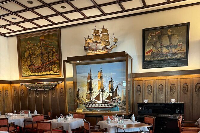 Private luxurious 6 hour Tour to Lübeck with a former Policeman - Optional Lunch at Schiffergesellschaft and Final Views at Burgtor