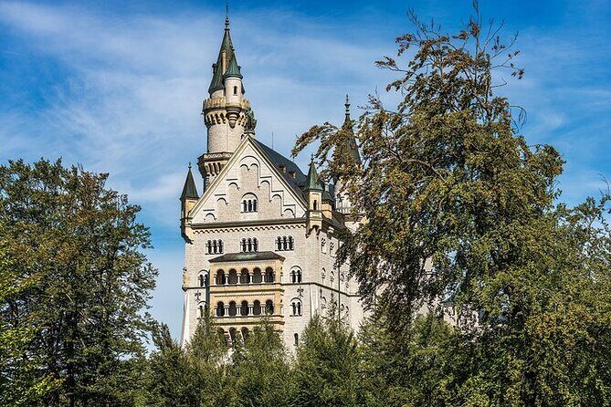 Private Neuschwanstein Tour from Munich with Skip-the-Line Ticket - Mary’s Bridge shuttle: the photo viewpoint with a weather catch