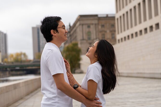 Private Photo Session in the Streets of Berlin - From Museum Island to Brandenburg Gate: the classic shot, handled for you