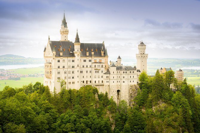 Private Photo Session outside Neuschwanstein Castle - Meeting at Alpseestraße 2 and how the 90 minutes usually flow