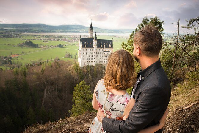 Private Photo Session outside Neuschwanstein Castle - Weather, timing, and the Oktoberfest note (what to watch for)