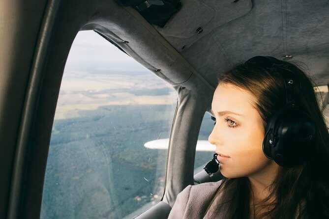 Private Sightseeing Flight Over Hamburg - Small aircraft, weight limits, and who it fits best