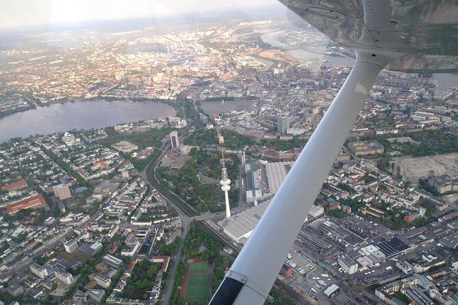 Private Sightseeing Flight Over Hamburg - What to expect at the meeting point (and how to make it smooth)