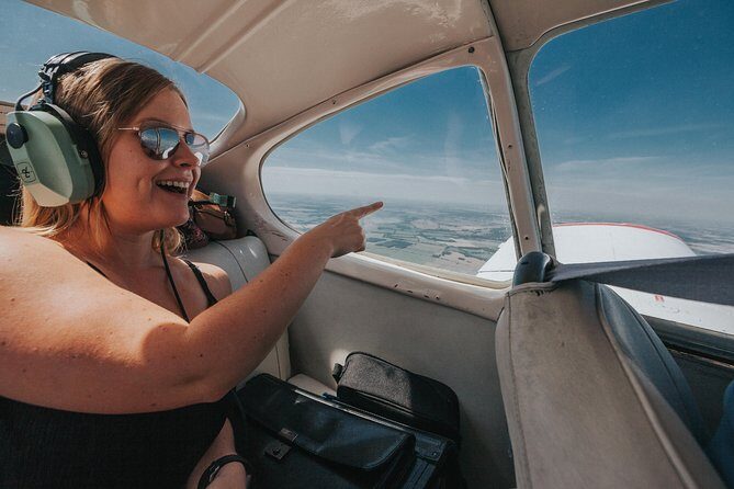 Private Sightseeing Flight Over Hamburg - Your pilot is the plan: route talk and safety rules