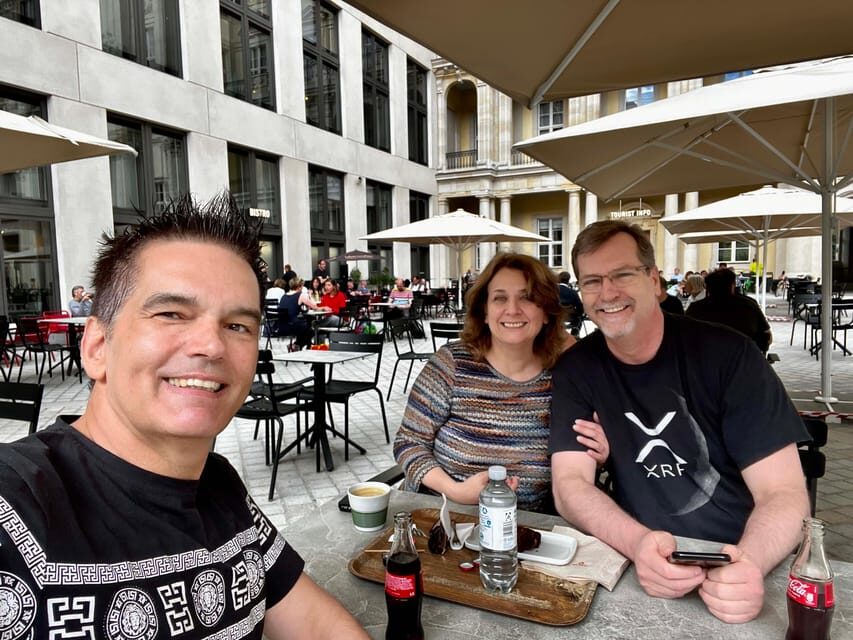 Private Taxi Tour through Berlin Extended & Relaxed ca 6-8h - Why a private taxi tour works for East and West Berlin