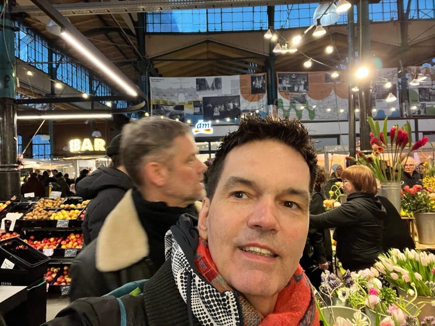 Private Taxi Tour through Berlin Extended & Relaxed ca 6-8h - Lunch and café breaks that keep the day from feeling like a chore
