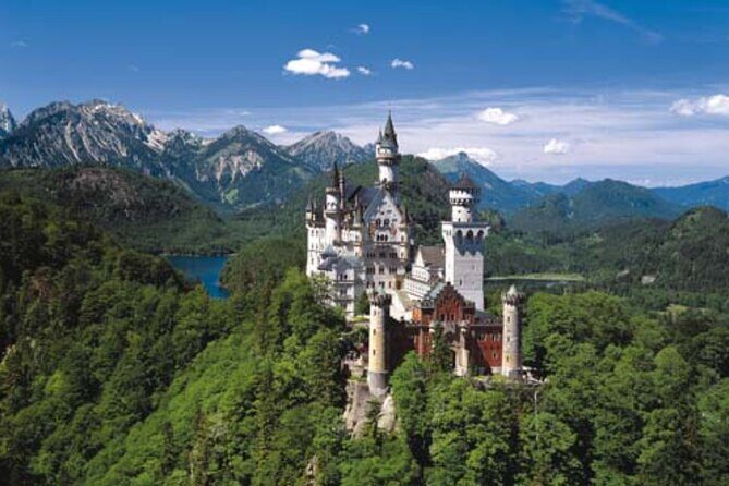 Private Tour at Neuschwanstein And Linderhof Palaces From Munich - Queen Mary’s Bridge (Marienbrücke): views, steps, and a mobility plan