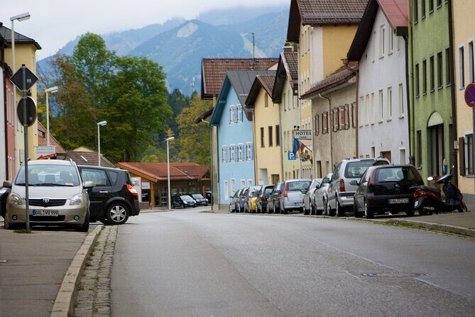 Private tour of the best of Fussen - Sightseeing, Food & Culture with a local - Private guide benefits: customizing your pace in Füssen