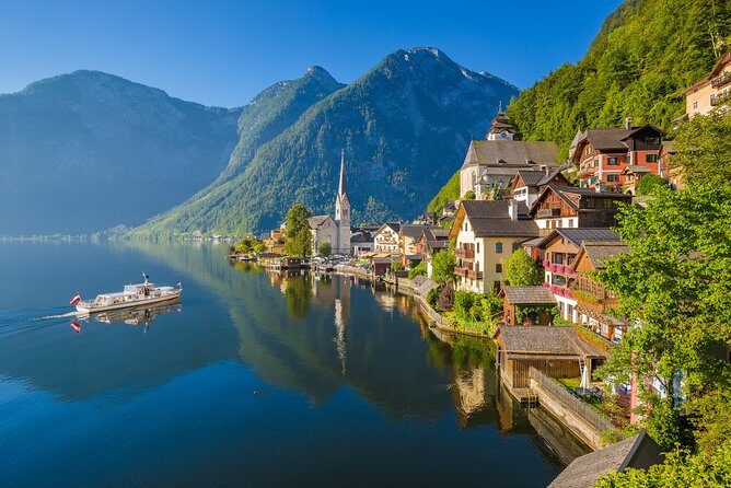 Private Tour to Hallstatt and Salzburg with Austrian Lunch - Private Transport and the Munich Pickup Advantage