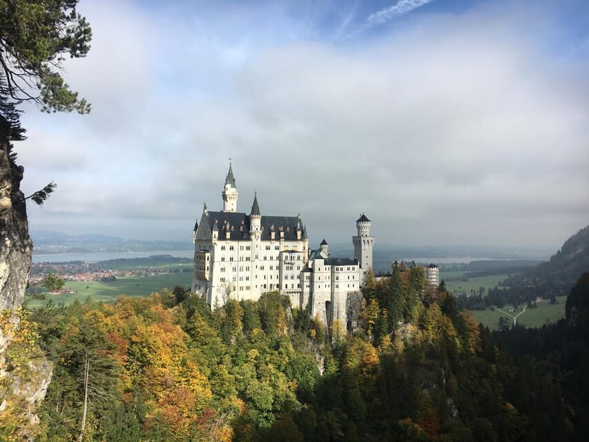Private tour to Neuschwanstein castle from Munich - Door-to-door pickup from Munich, with comfort built in