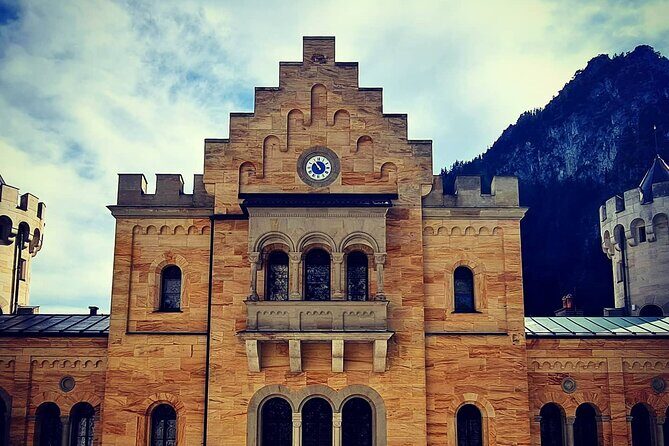 Private Tour to Neuschwanstein Castle & Linderhof from Munich - What the guided time feels like inside the palaces