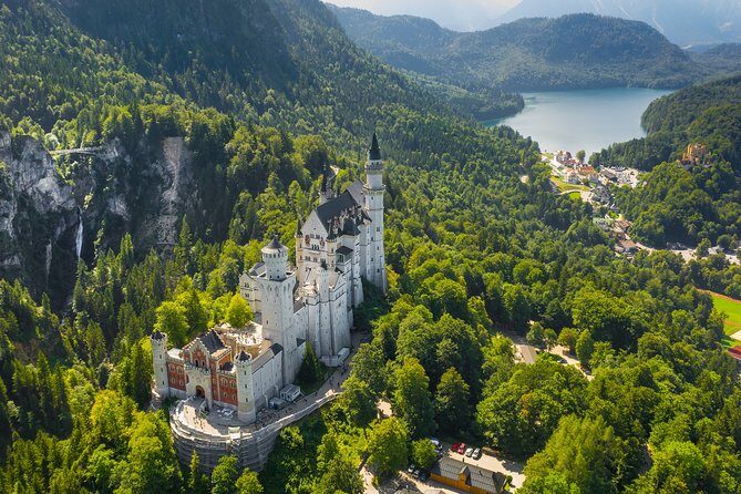 Private Tour to Neuschwanstein & Linderhof, Skip The Line & Lunch - Neuschwanstein Castle: small-group touring that gets you in and moving