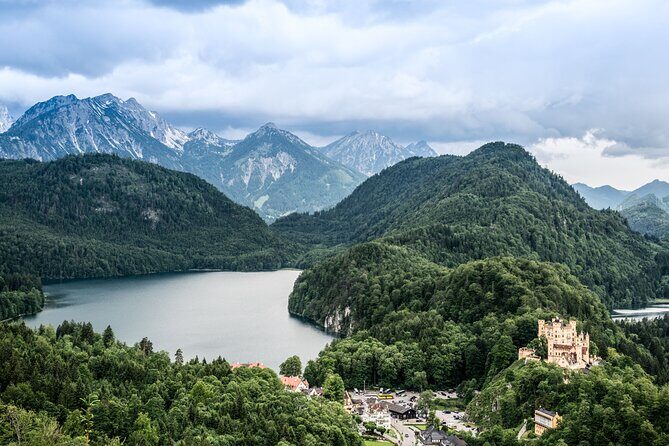 Private Tour to Royal Castle of Neuschwanstein and Hohenschwangau - Stiftkirche Rottenbuch: church photos plus a real snack stop