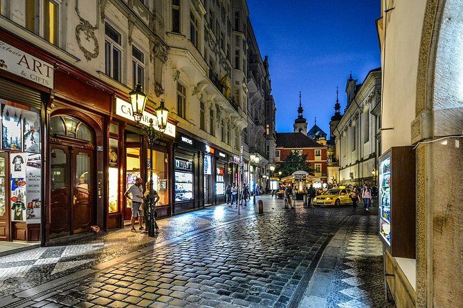 Private Transfer from Berlin to Prague, Hotel-to-hotel, English-speaking driver - Timing, pickup address, and how to make the meeting easy