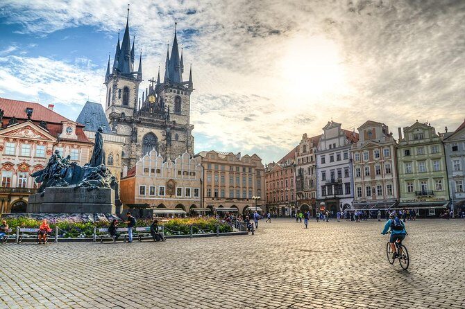 Private Transfer from Berlin to Prague with 4h of Sightseeing - Entrance Fees: The Detail That Can Confuse Your Budget