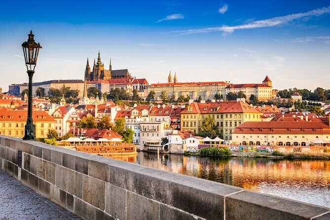Private transfer from Passau to Prague, 2h Stop, Local driver - Pickup, Drop-off, and Timing: Make It Easy for Your Driver