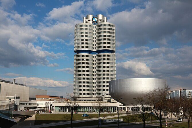 Private transfer: Vilshofen to Munich with 2h sightseeing stop - Your English-speaking driver: helpful local context, not a formal tour guide