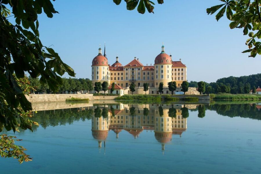 Private trip from Prague to Dresden, Moritzburg & Meissen - The Driver Setup: Knowledge-Sharing, Not a Rigid Guide Script