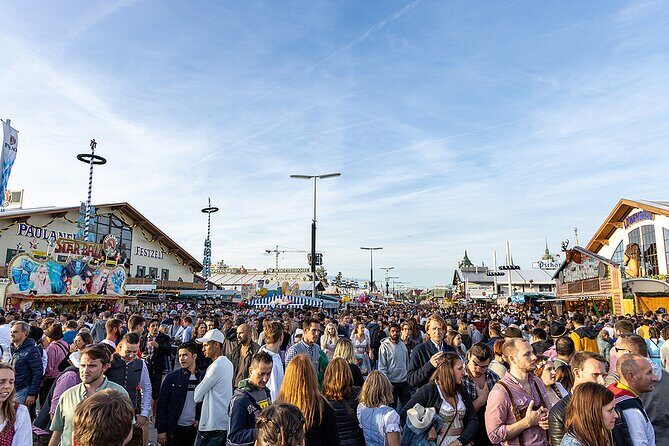 Private VIP Oktoberfest, Table, 3-Course-Menu, Beer & Champagne - Small Logistics That Can Make or Break the Day