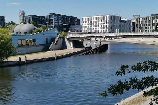 Private Walking Tour Berlin 3 hours: Brandenburg, Historic Center - Price, timing, and who should book this