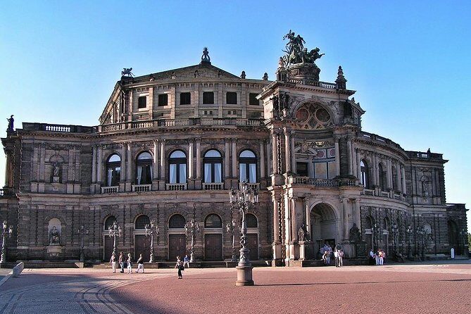 Private Walking Tour of Dresden with official tour guide - Pickup, meeting point, and the one snag to plan around