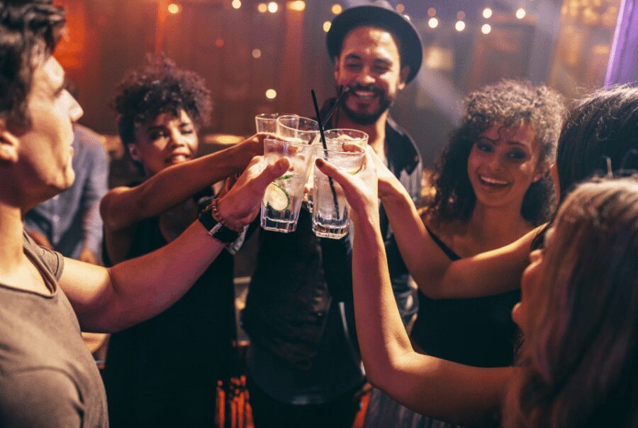 Pubcrawl Augsburg: Tour through best Bars and Clubs in Town - Meeting point: Jakoberstraße 7 and starting inside Susis Hexenhaus
