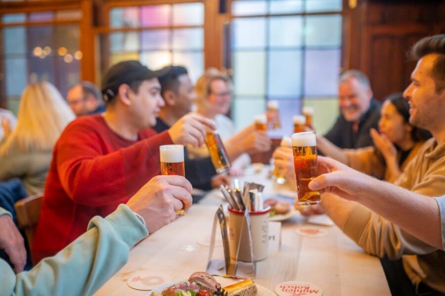 Public brewhouse tour Cologne in English - Stop 1: Brauerei zur Malzmühle and getting Kölsch right