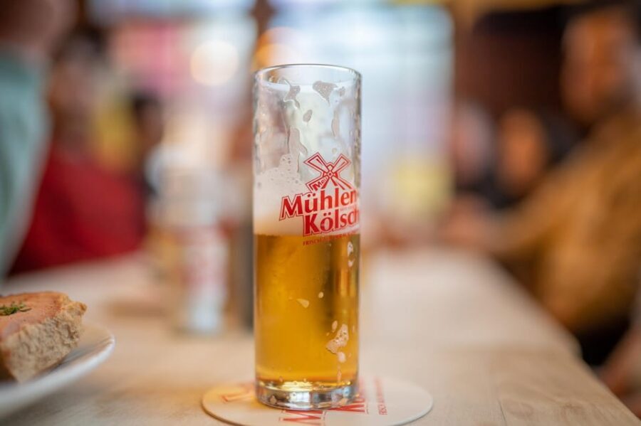 Public brewhouse tour Cologne in English - Stop 4: Bierhaus en d’r Salzgass and the final brauhaus atmosphere