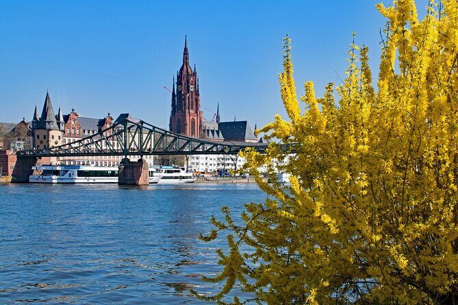 Public Frankfurt Tour: Small Group - Guide style and pace: easy walking with room to ask questions