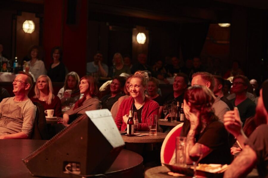 Quatsch Comedy Club Berlin: Die Late Night Show - Rules that affect your night (smoking, pets, luggage)