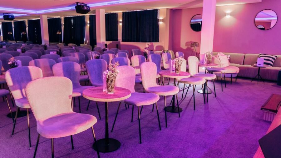 Quatsch Comedy Club Hamburg: Die Live Show - Meet the Cast: Four Comedians Plus a Host, Weekly Line-up