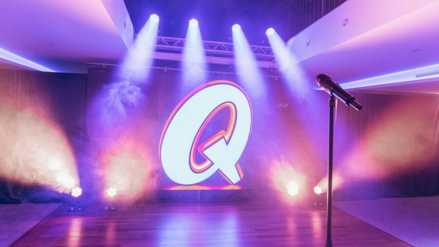Quatsch Comedy Club Hamburg: Die Live Show - Timing 2 Hours: Doors Early and a 15-Minute Intermission