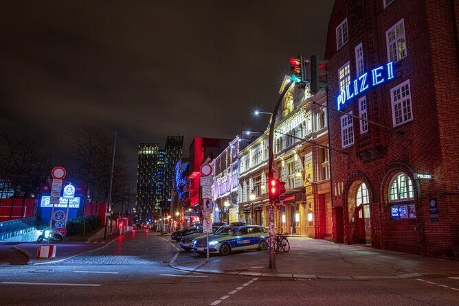 Reeperbahn – Lust & Laster und ne Menge Zaster - Price and what you actually get for $28.81