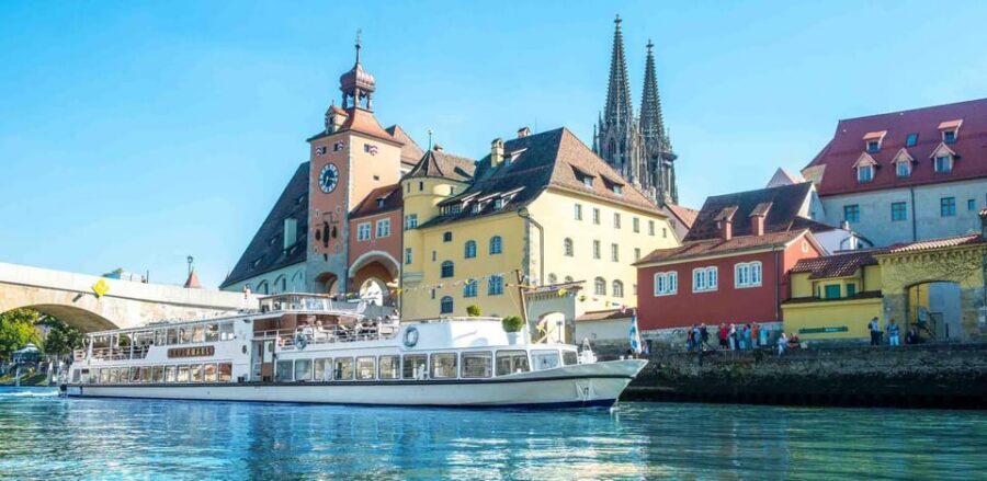Regensburg: City Highlights Historical Boat Tour - The Loudspeaker Commentary: How to Get the Most From the Facts