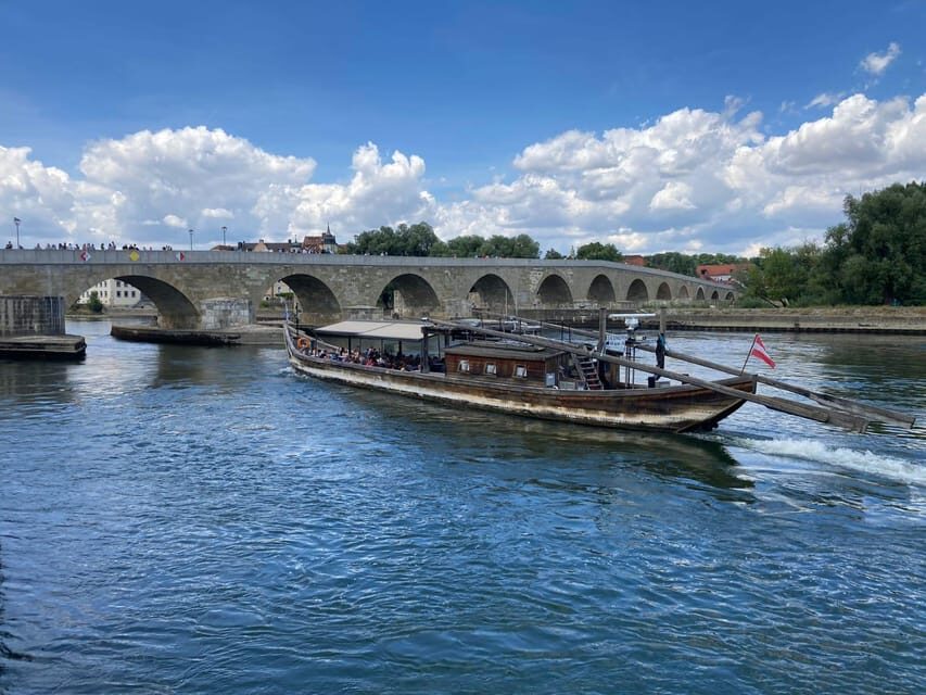 Regensburg: Original Strudelrundfahrt - Danube Whirlpools and the Stone Bridge Area: The Main Story