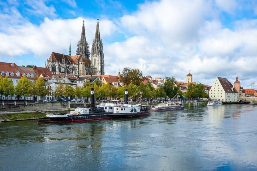 Regensburg: Private Walking Tour With Professional Guide - Schloss Thurn und Taxis Palace and what it means to see it in use