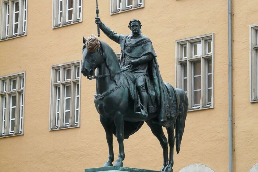 Regensburg: Private Walking Tour With Professional Guide - Old Town UNESCO streets: over 1,500 historic buildings you can actually see