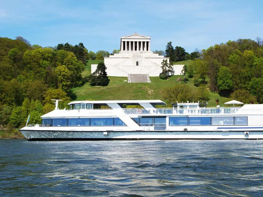 Regensburg: Sightseeing Boat Tour to Walhalla - Getting On in Regensburg: Two Possible Boarding Spots