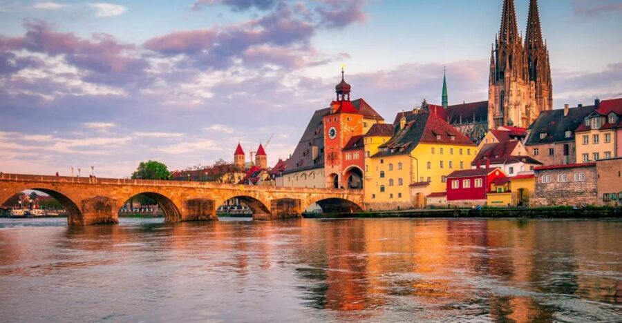 Regensburg: walking tour with italian wines and food tasting - Key Highlights to Know Before You Go