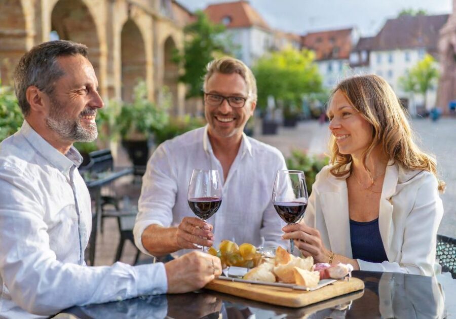 Regensburg: walking tour with italian wines and food tasting - Regensburg in 150 Minutes: History Meets Italian Wine