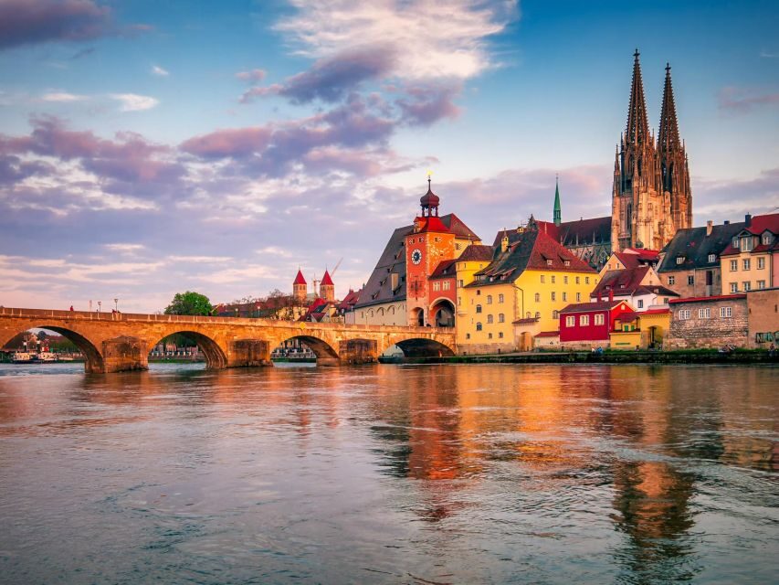 Regensburg: walking tour with italian wines and food tasting - Italian Wine Tasting in the City Center: 3 Glasses, Tuscany or Piedmont